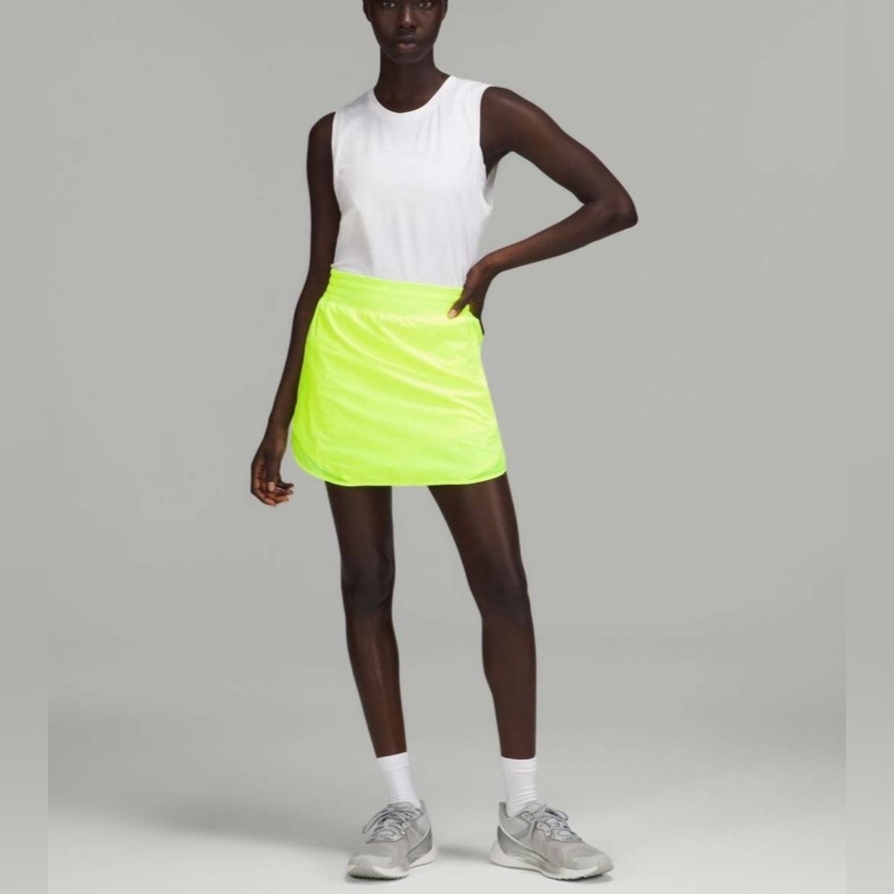 Lululemon Hotty Hot High-Rise Skirt Long Highlight Yellow Size 10 NWOT 2022 - Picture 3 of 13
